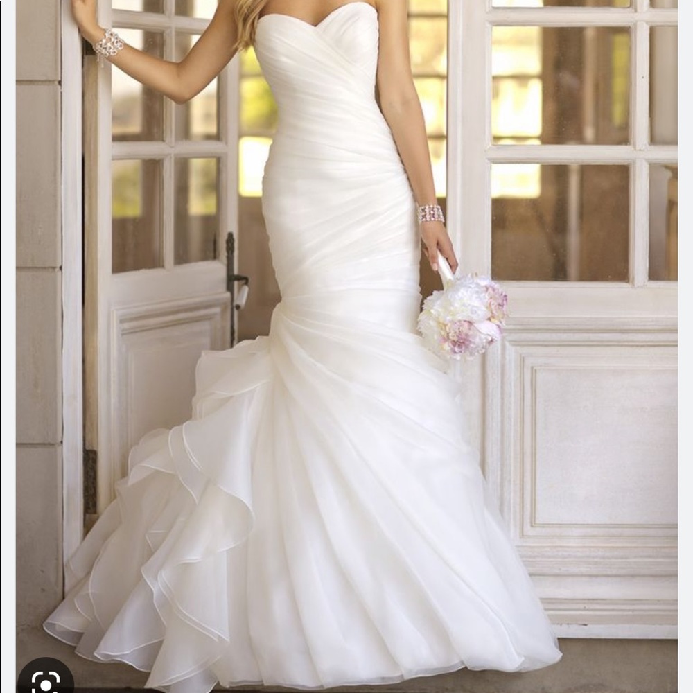 Mermaid Wedding dress brand new size 4